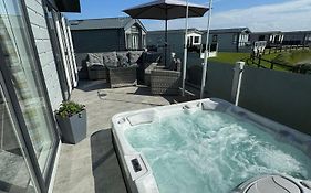 Golden Anchor - The Oakland Lodge - Coastal Caravan Breaks