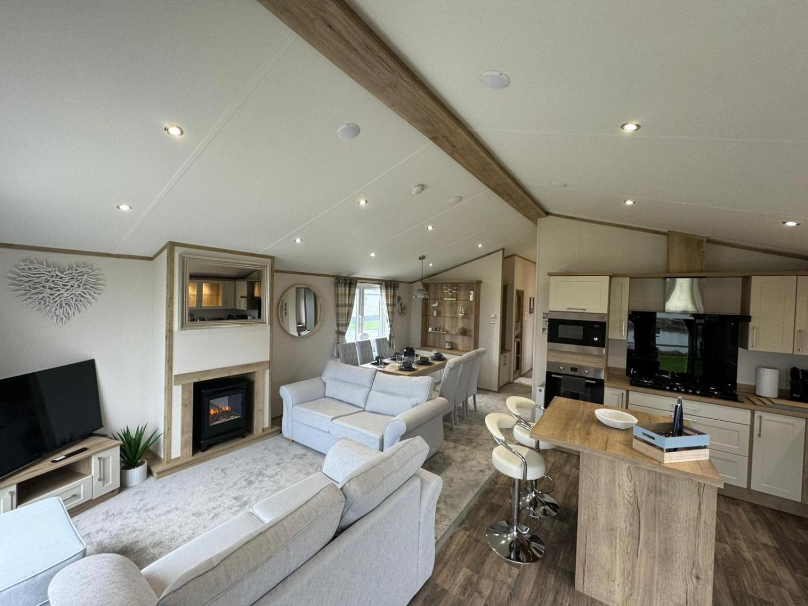Golden Anchor - The Oakland Lodge - Coastal Caravan Breaks Chapel Saint Leonards Exterior photo